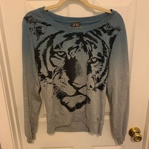 Dots—size med Tiger shirt with gradient color